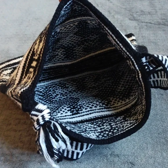 Woven Guatemalan Phoenix Crossbody Shoulder Bag, Black & White Boho - Picture 8 of 12